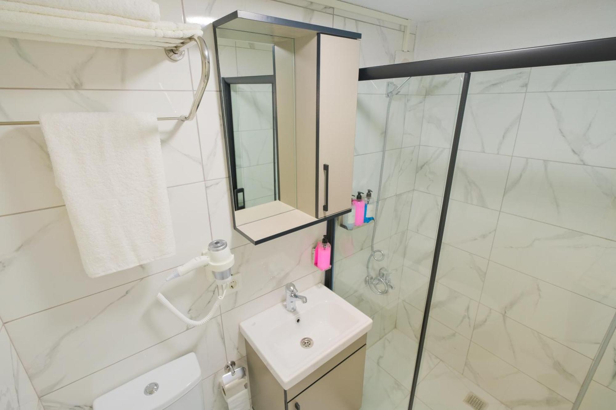 Lucky Hotel Istanbul Bagian luar foto
