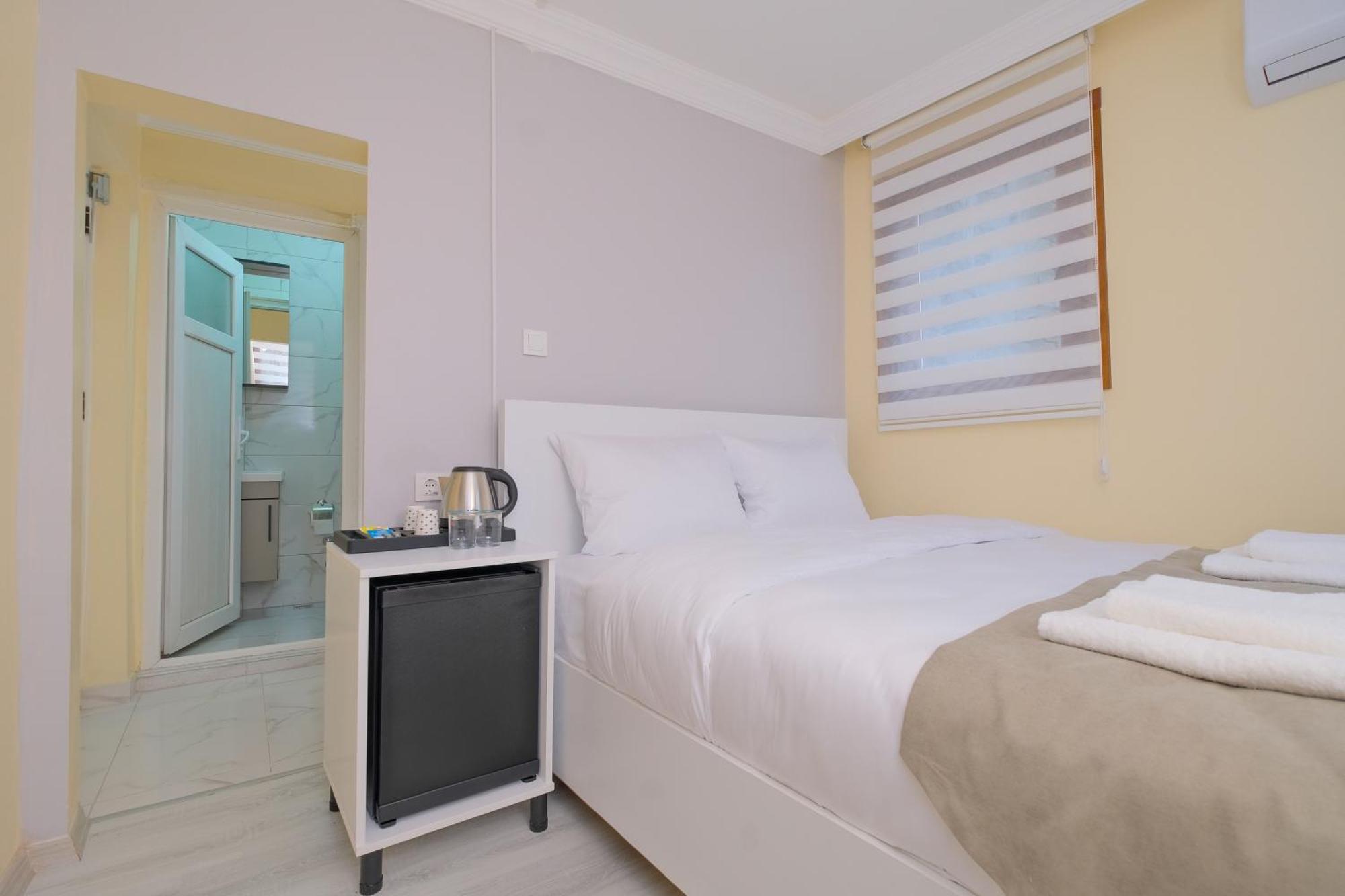 Lucky Hotel Istanbul Bagian luar foto