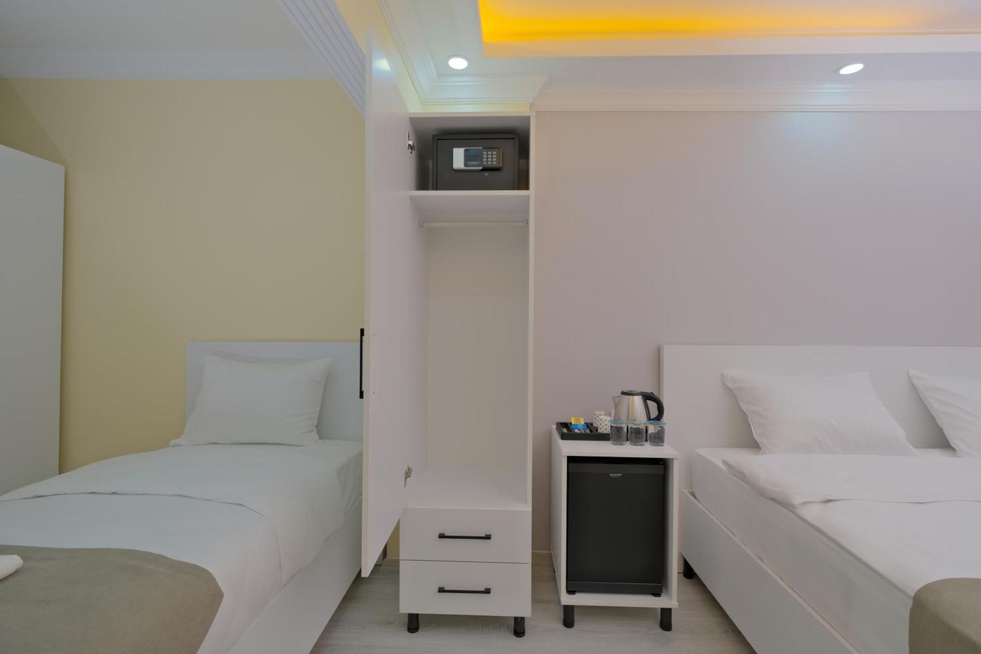 Lucky Hotel Istanbul Bagian luar foto
