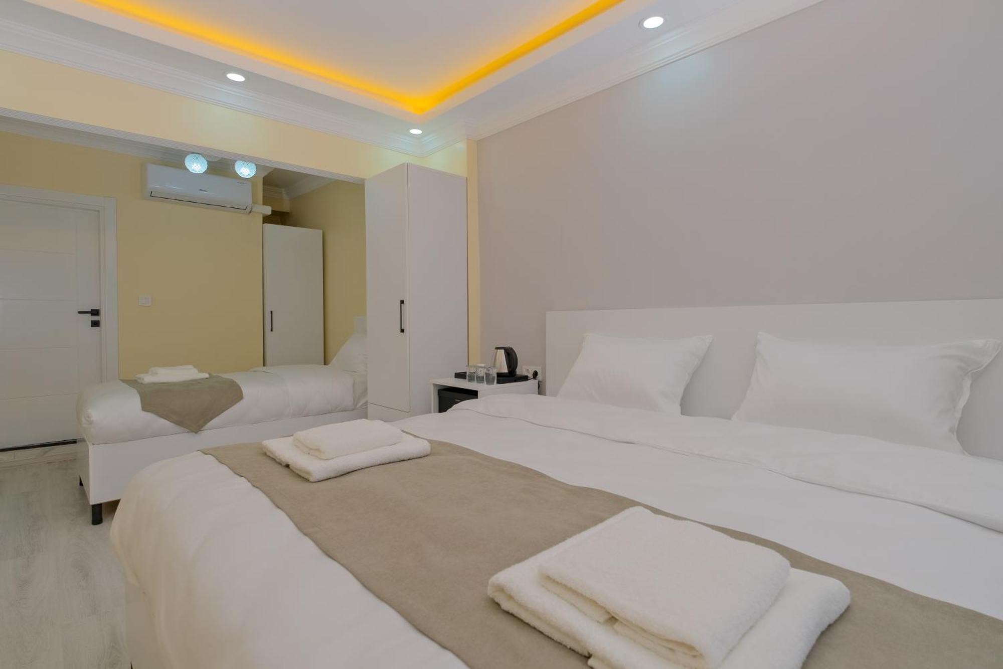 Lucky Hotel Istanbul Bagian luar foto