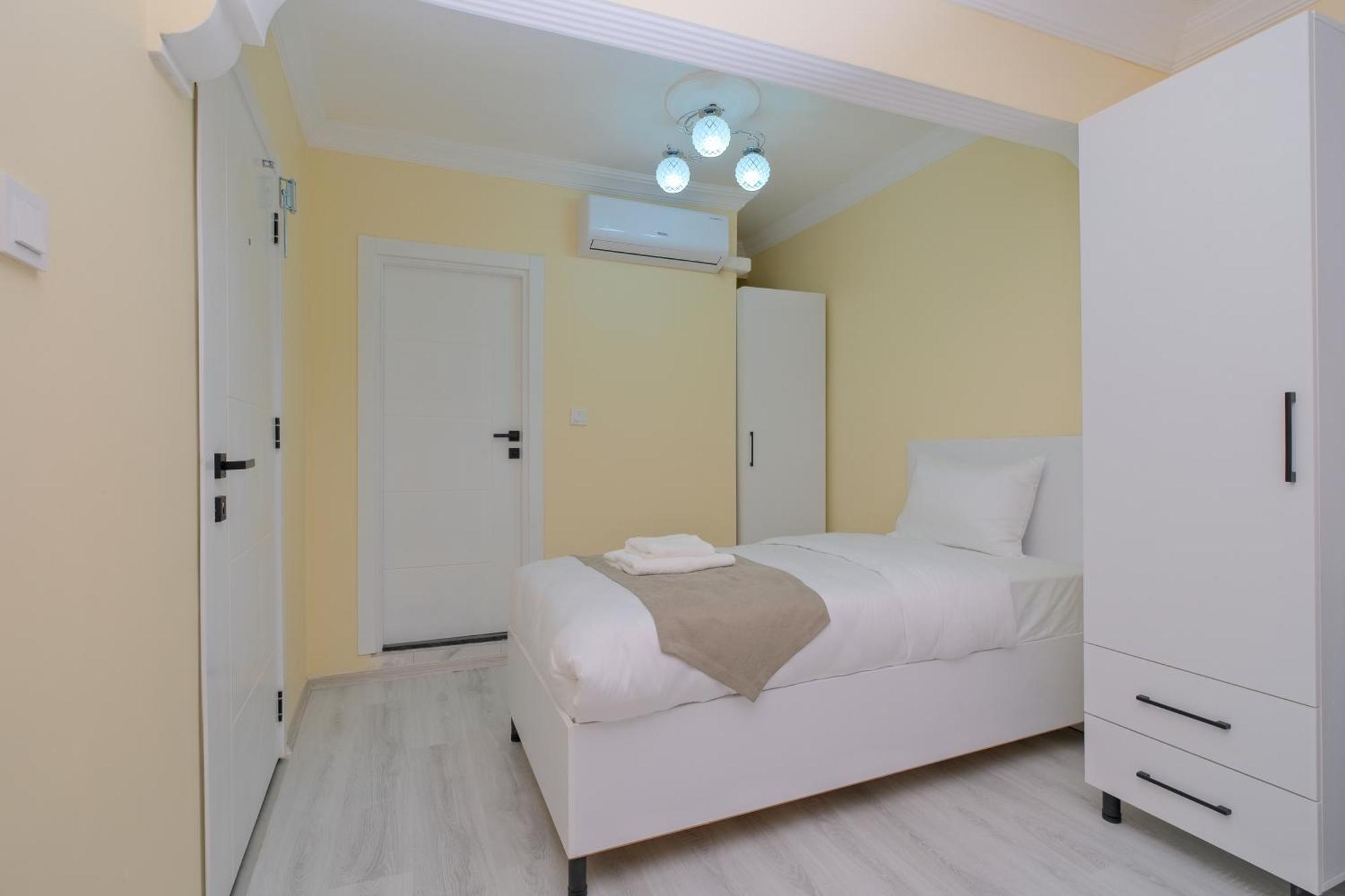 Lucky Hotel Istanbul Bagian luar foto